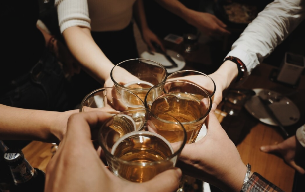 长期喝酒的人突然戒酒，出现5个异常不要慌
