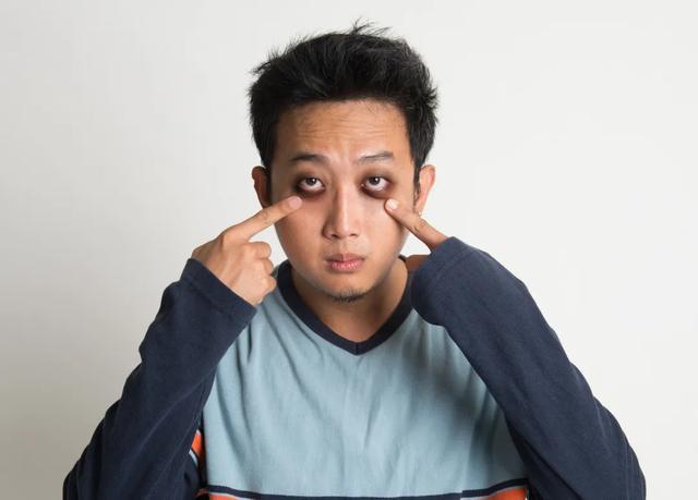 养肝要趁早,日常饮食多注意,这三种“伤肝蔬菜”建议少吃