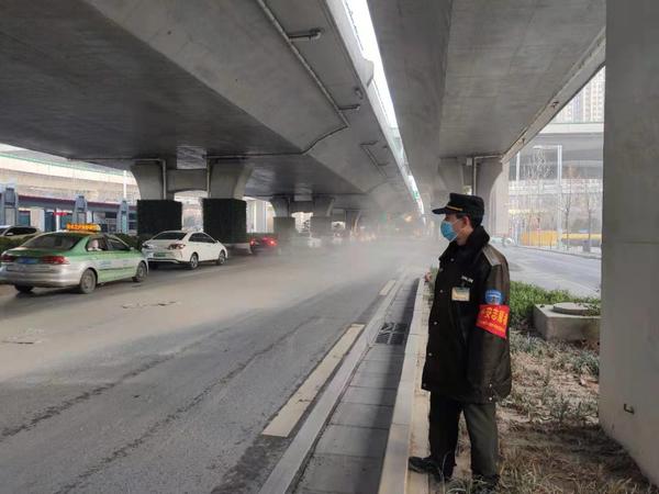 郑州天气晴好,这个地方为啥出现“沙尘”天?