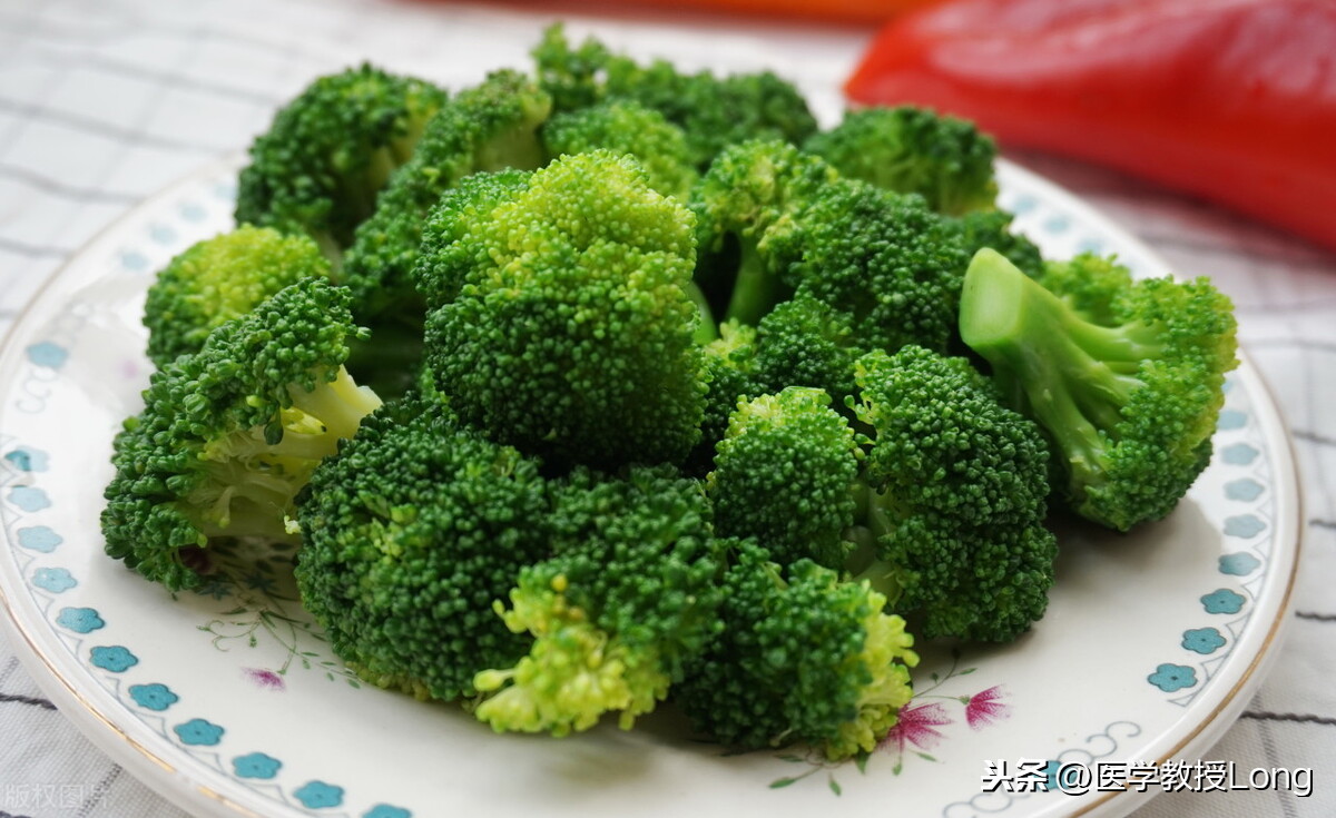 肝不好的人,饮食中“少吃三白、多食四绿”,肝脏可能逐渐变好