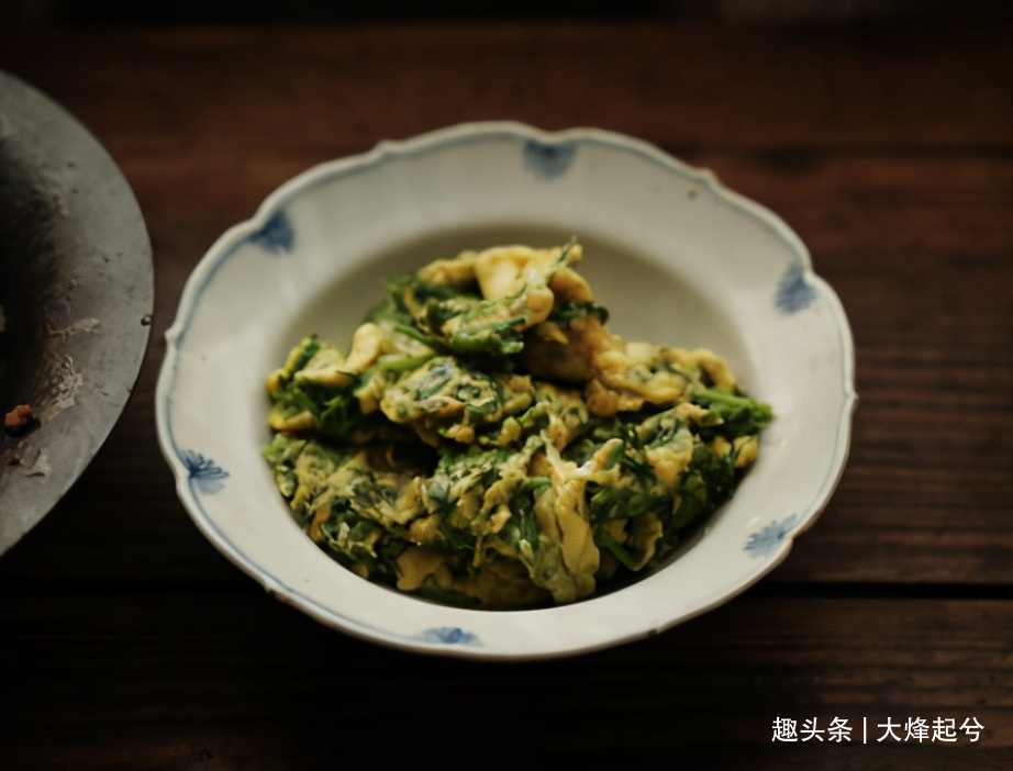 蒲公英别泡水喝了，教你新吃法，用上3点技巧，好吃不苦还降火