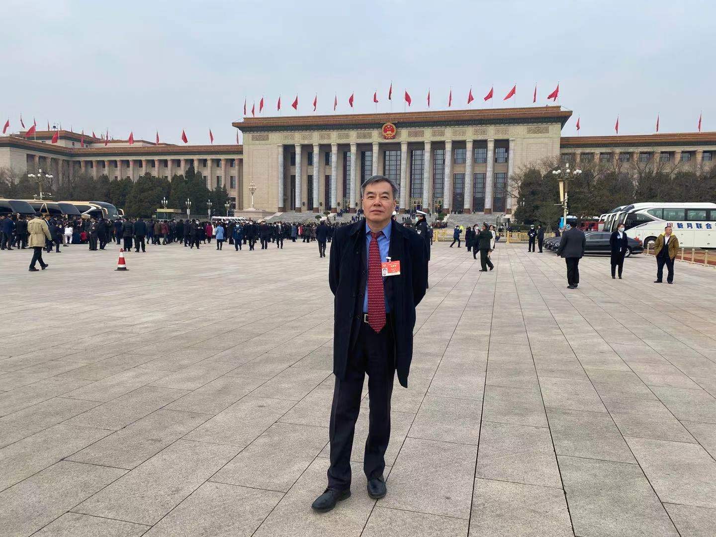 两会代表谈网络文学:推动传统文化IP化,加强打击盗版力度