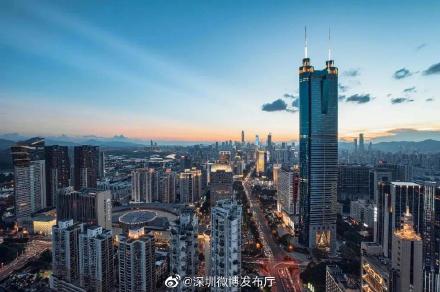 深圳：有一种交通文明叫“双向礼让”