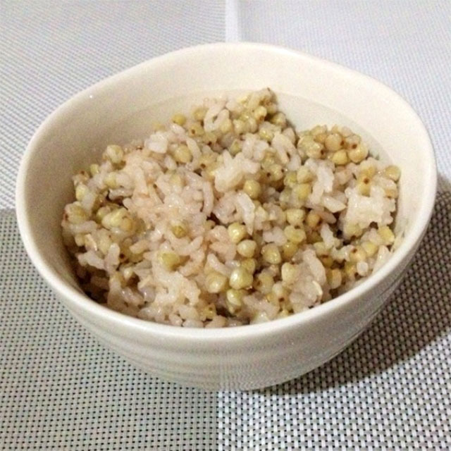 糖尿病人不敢吃大米饭？抓一把它放在米饭里，控糖还能降血脂