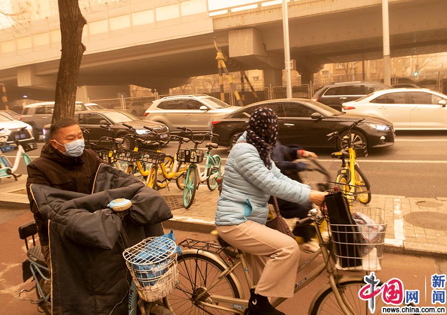 近10年最强沙尘天气来袭!多图直击“复古滤镜”下的京城