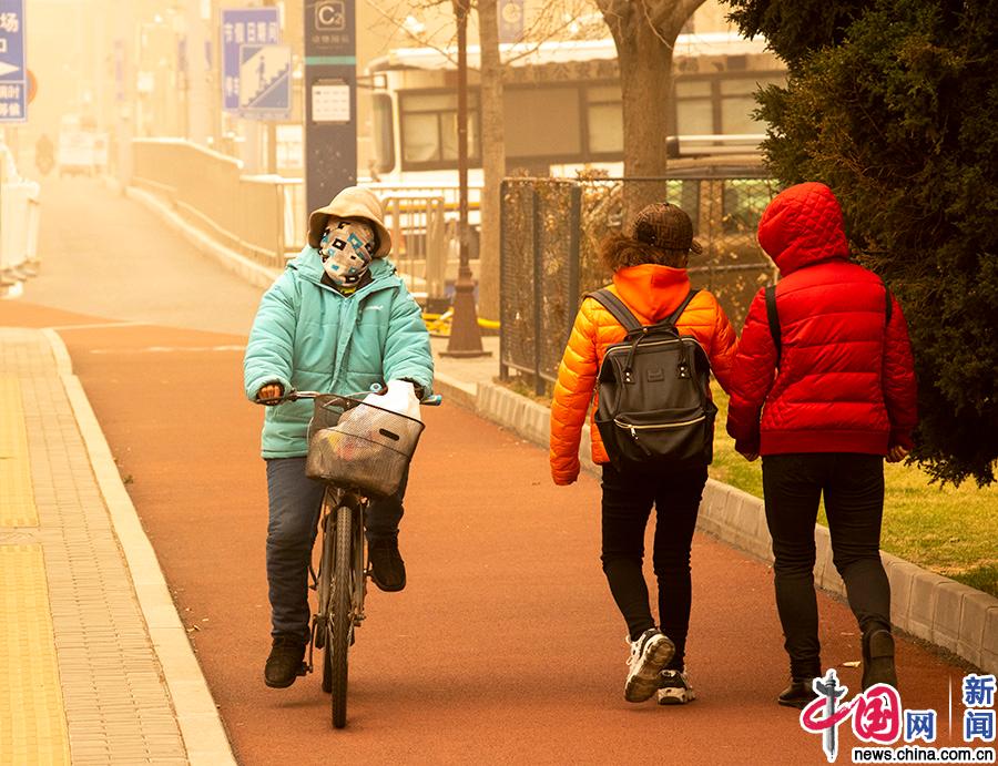 近10年最强沙尘天气来袭!多图直击“复古滤镜”下的京城
