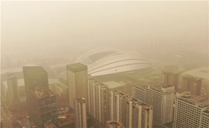 近10年我国最强沙尘天气，太阳都变蓝了！会影响杭州吗？