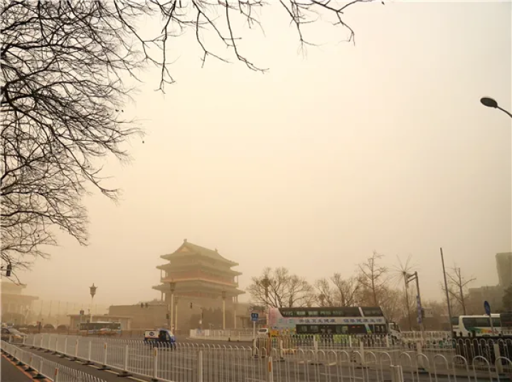 近10年我国最强沙尘天气,太阳都变蓝了!会影响杭州吗?
