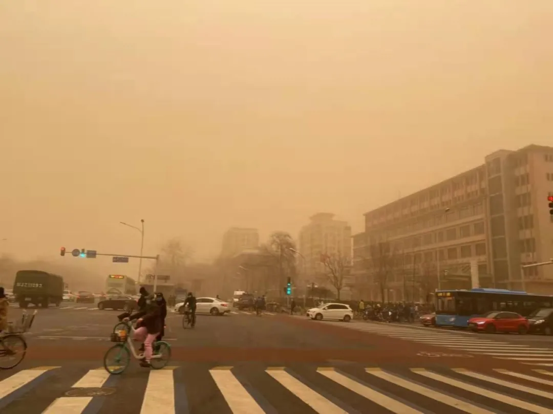 近十年最强沙尘天气来袭，重点人群更要做好防护