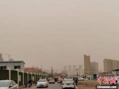 强沙尘天气，在内蒙古自