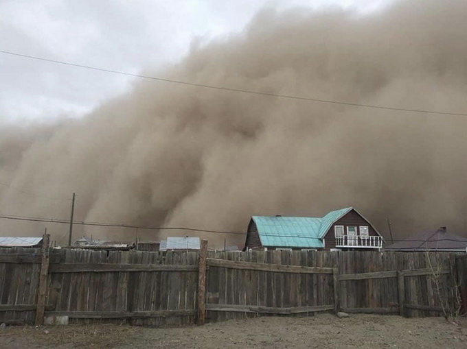 蒙古国极端天气已致10人死亡，黄沙肆虐两天后，最后一名失踪者被找到