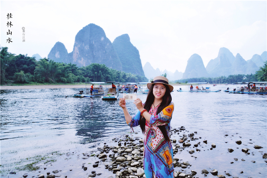 最美的桂林山水不在阳朔，在这个千年古镇，20元背景图就是这里