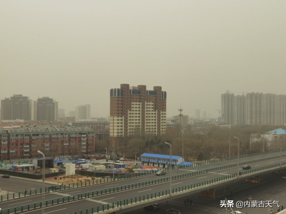 大范围降雨降温来袭 内蒙古周末湿冷持续