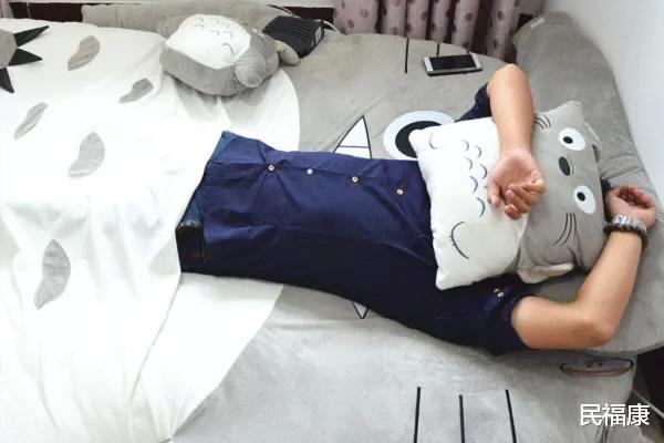 夜里突然睡醒了,然后很难再入睡,和什么原因有关?如何改善?