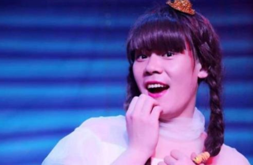 今天的“伪娘”文化,与古代这种畸形审美相比,算是小巫见大巫了