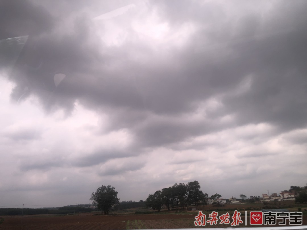 冷空气即将到达,夹带雷雨+冰雹,南宁的天气是这样
