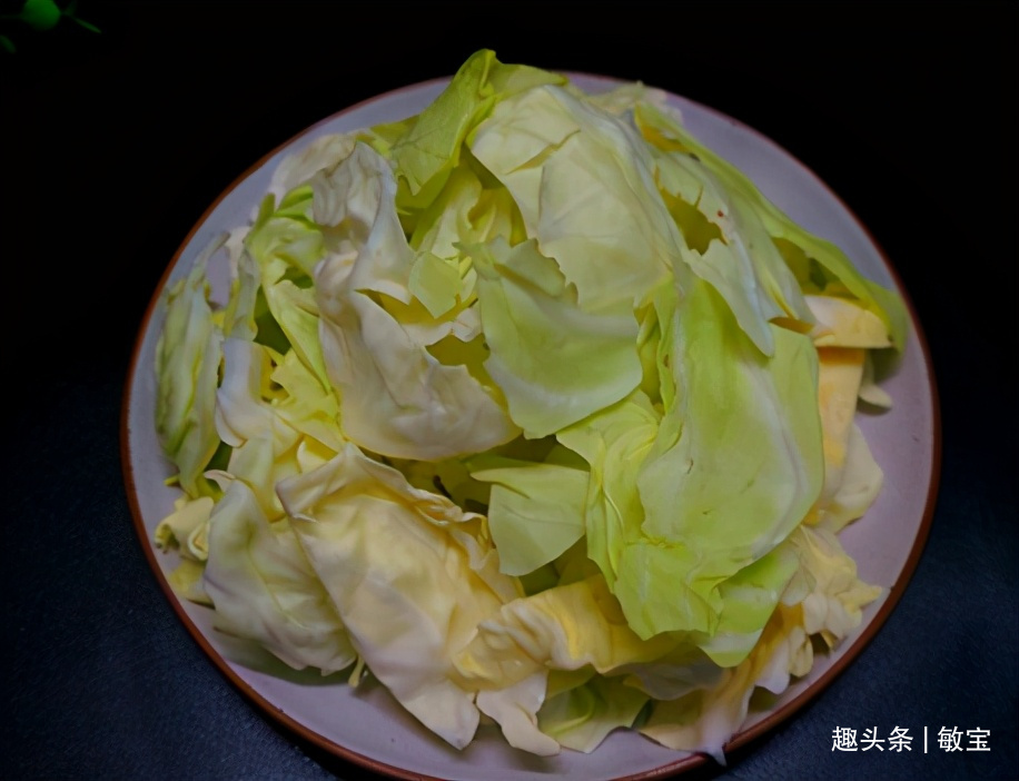 今日春分，宁可不吃肉也要吃的蔬菜，1斤2块钱，女人常吃补叶酸