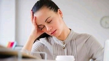 有的人动不动就出汗,有的什么也没做,也会出汗。生病了吗?