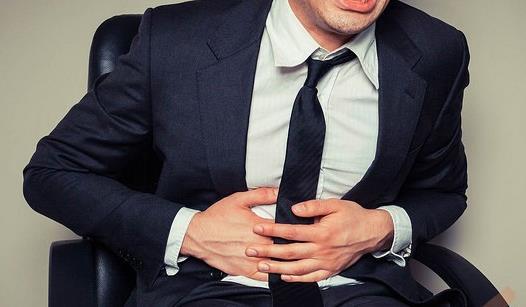 胃炎患者生活应该保持规律，少吃刺激性食物