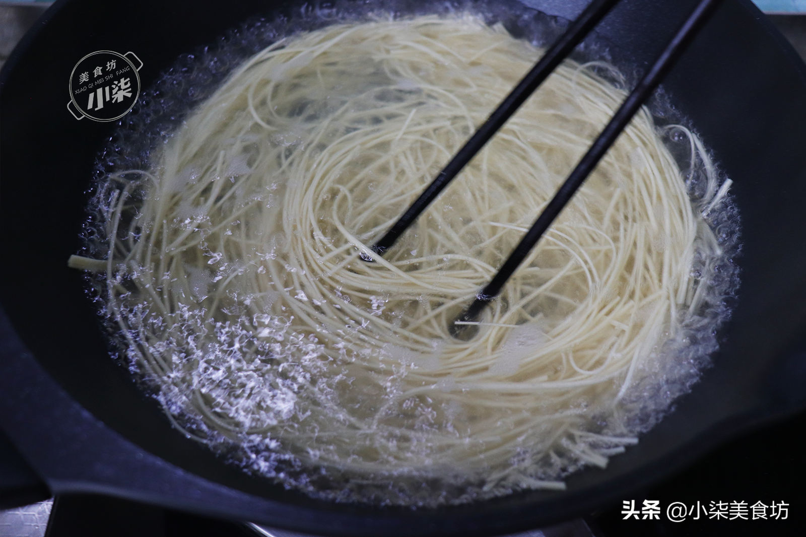面条这样做太好吃了,做法简单省事,一周吃7次都不腻,太香了