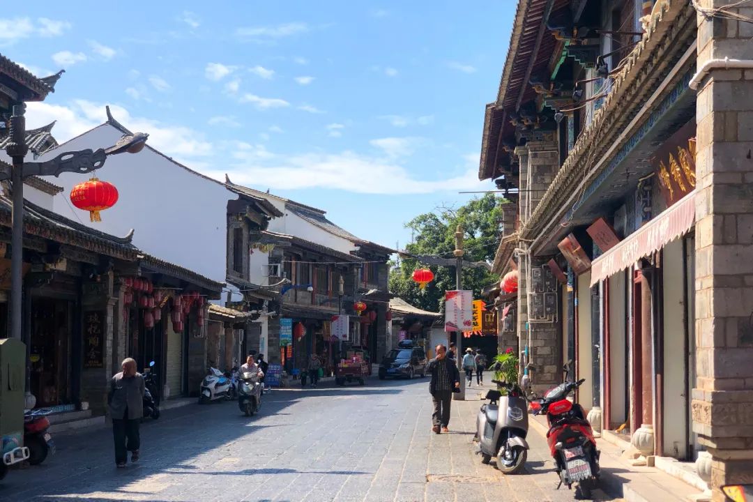 云南适合养老的一座小城,比大理丽江都安逸,离昆明仅一个多小时