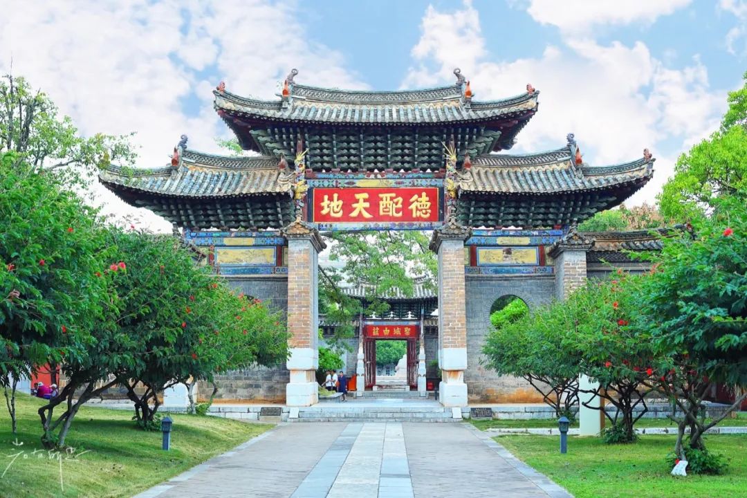 云南适合养老的一座小城,比大理丽江都安逸,离昆明仅一个多小时
