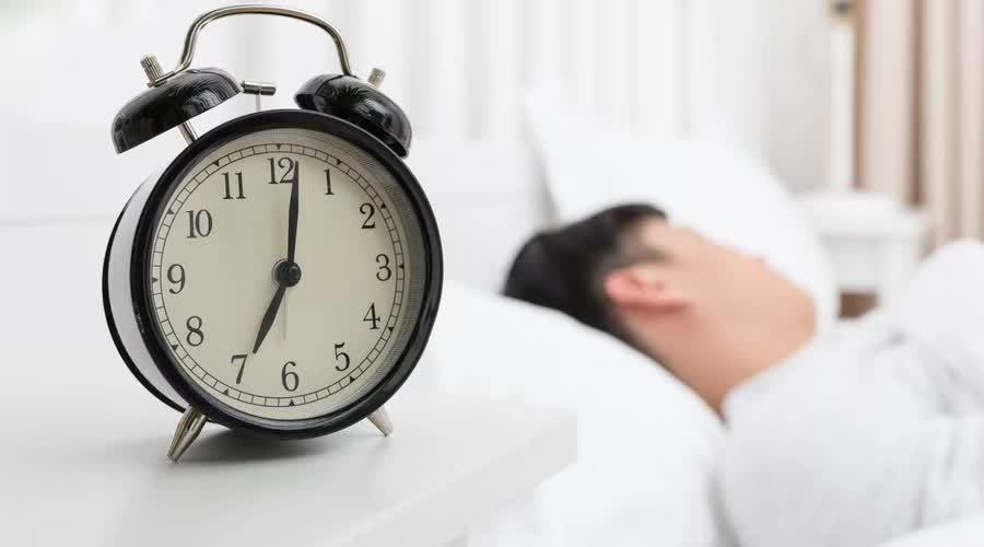 别被8小时睡眠骗了!这3个常识很多人不知道,告诉你睡眠的真相