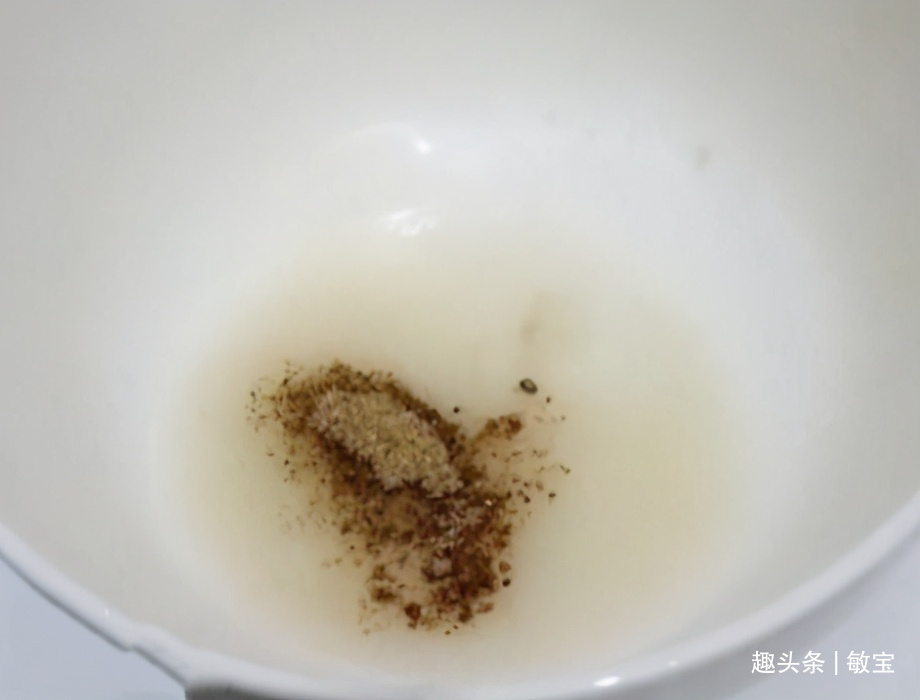 做锅盔时，有人发面有人用死面，教你1招，松软香脆不硬，嚼着香