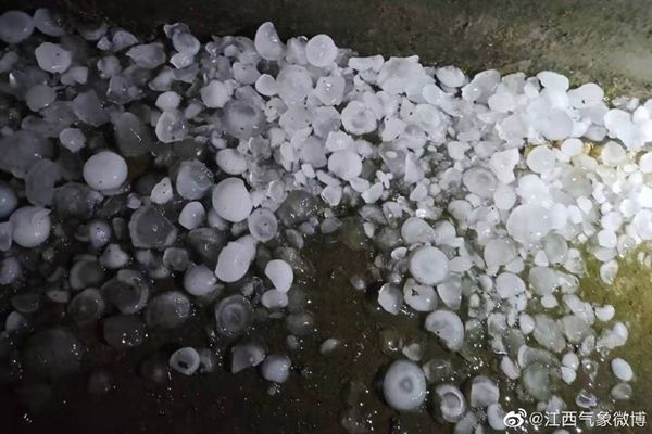 江西强对流天气来袭 局地有暴雨伴有雷暴大风冰雹