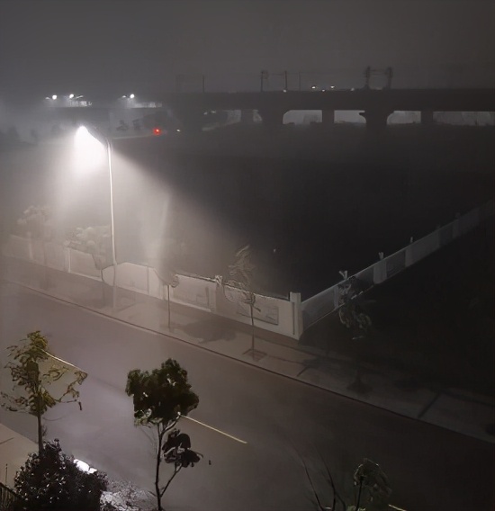 南昌下冰雹了！鸡蛋这么大！接下来天气……