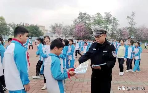 @所有家长,这些交通安全知识,请教给你的孩子~