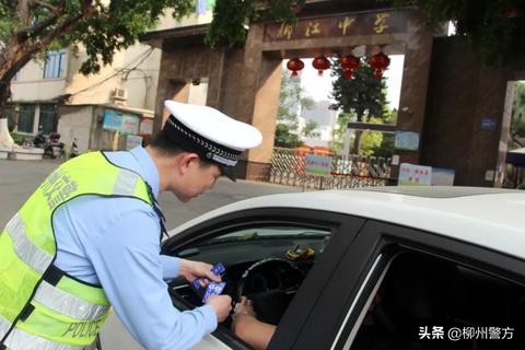 @所有家长,这些交通安全知识,请教给你的孩子~