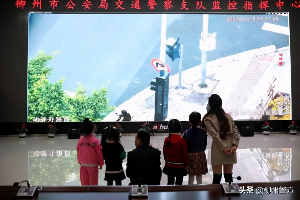 @所有家长,这些交通安全知识,请教给你的孩子~