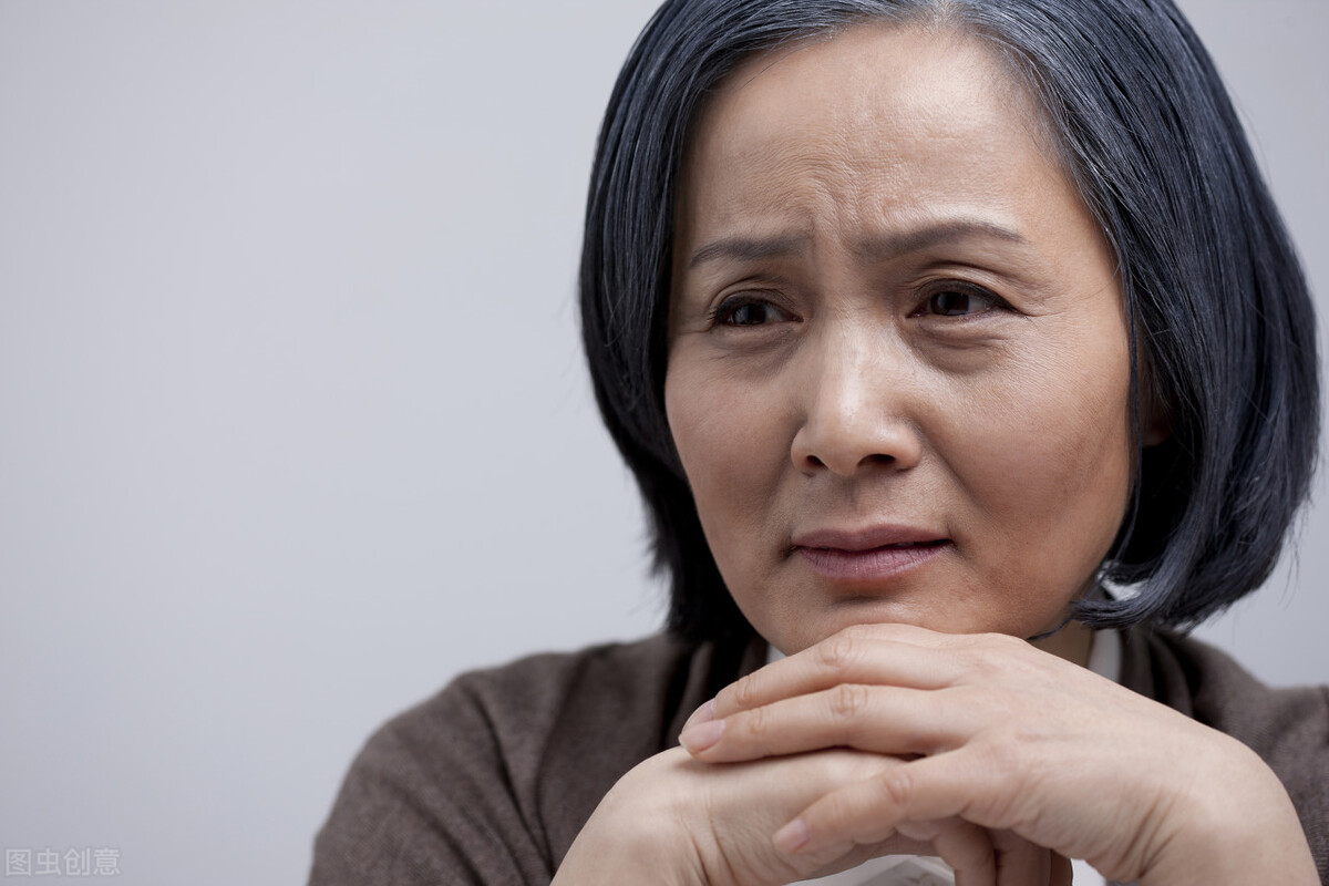 女性为何到了中年就哪哪都痛?多补充这4种,帮助身体恢复