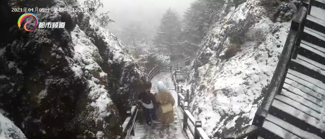 昆明这里又下雪了!明天,全省天气有转折
