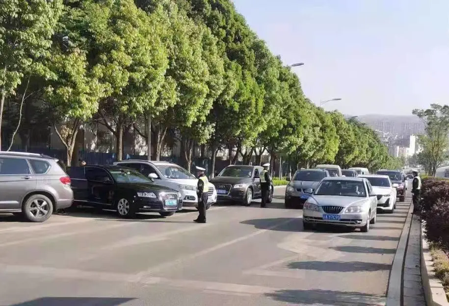 清明假期,昆明道路交通总体平稳有序 || 我为群众办实事