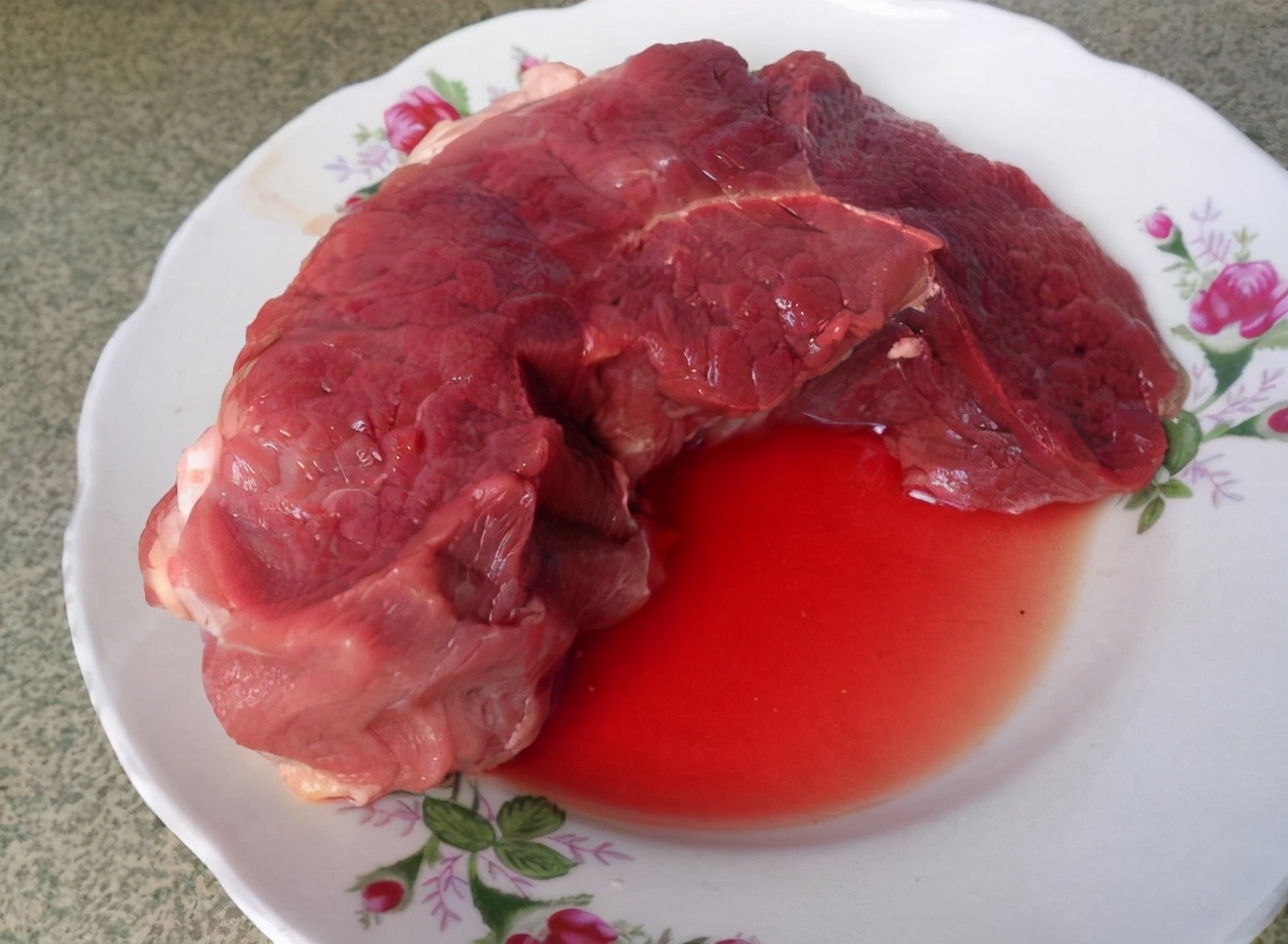 总吃肉和不吃肉的人,哪个更健康?
