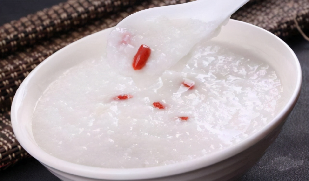 医生:血糖高的人,不仅糖要少吃,这4种“隐形糖”食物也要少吃