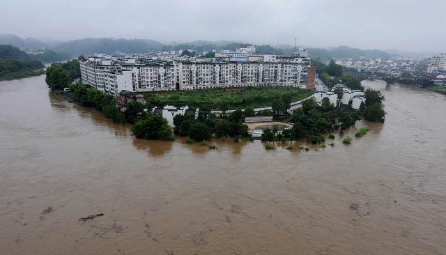 预警:中到大雨、暴雨!寒潮降温,天气大变脸?警惕3大风险!