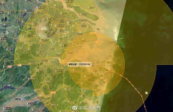 中国天气网：上海处于台风危险半圆，将承接“烟花”最强风区