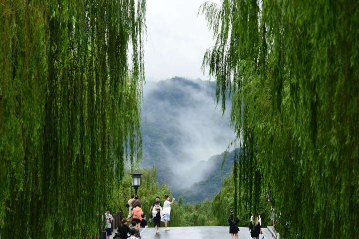“灿都”明天开始远离,天气转好,中秋小长假天气尚有变数