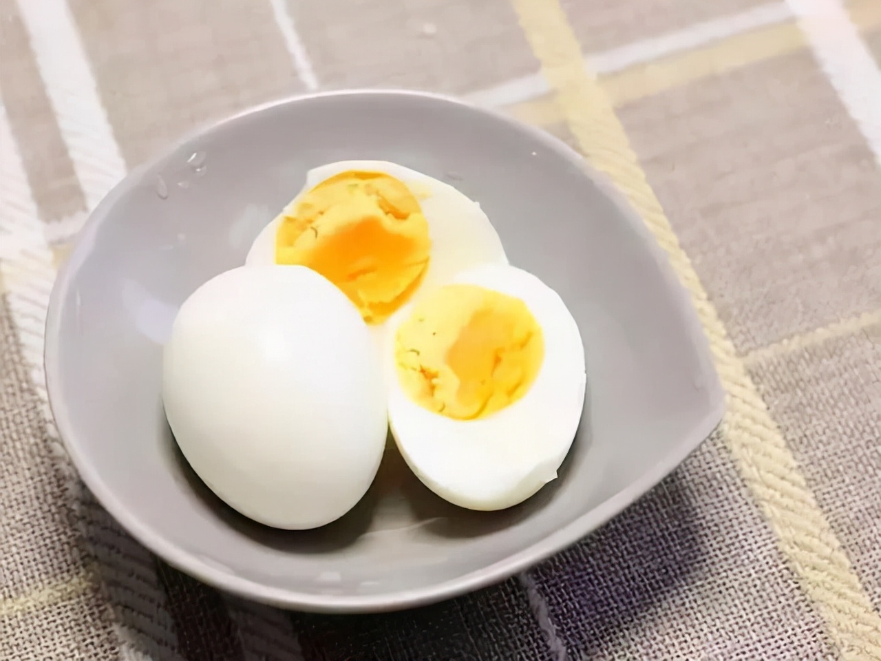 胃不好可以吃鸡蛋吗？提醒：3种食物少吃，或有助于养护胃部