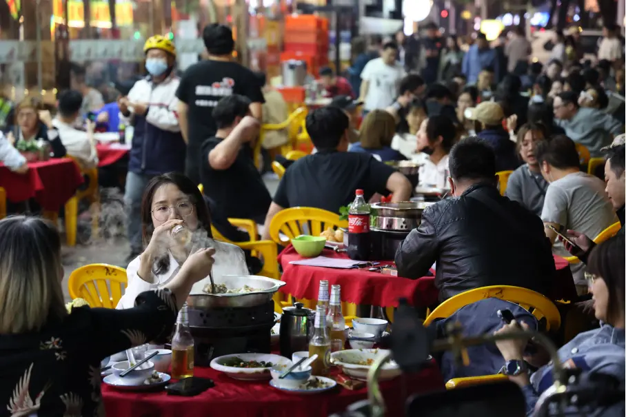 △宝业路的宵夜本身也是吸引食客的一个重要原因。